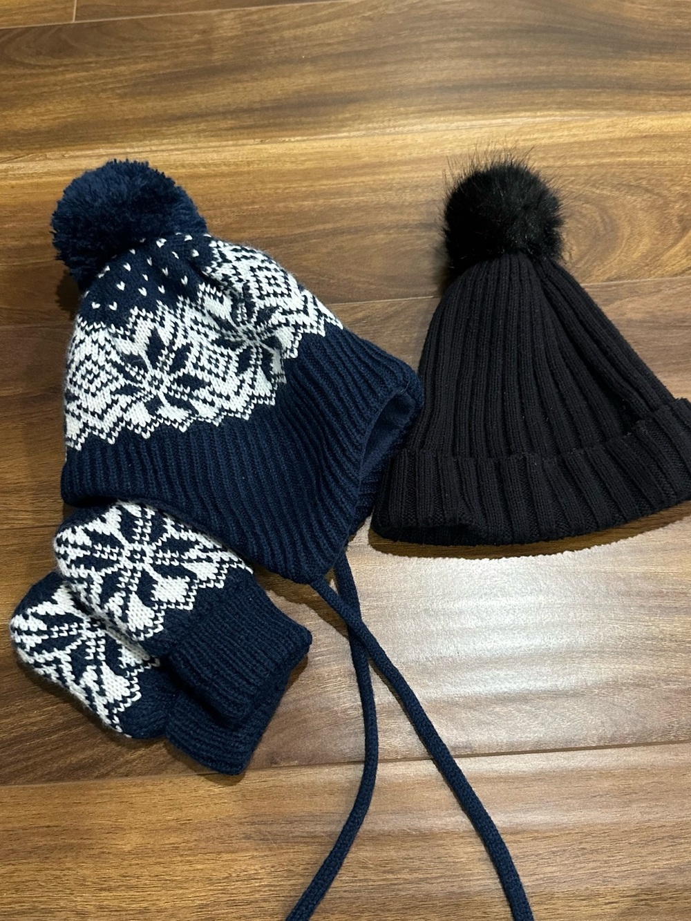 H&M boys Navy Knit Pom Pom Hat bundle of 2 Sz 2/6 mon
